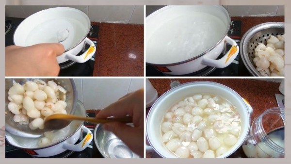 Trong một nồi, hòa 60g đường phèn và 1/3 muỗng cà phê muối với 500ml nước