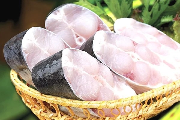 Cá basa bao nhiêu protein so với nguồn protein thực vật