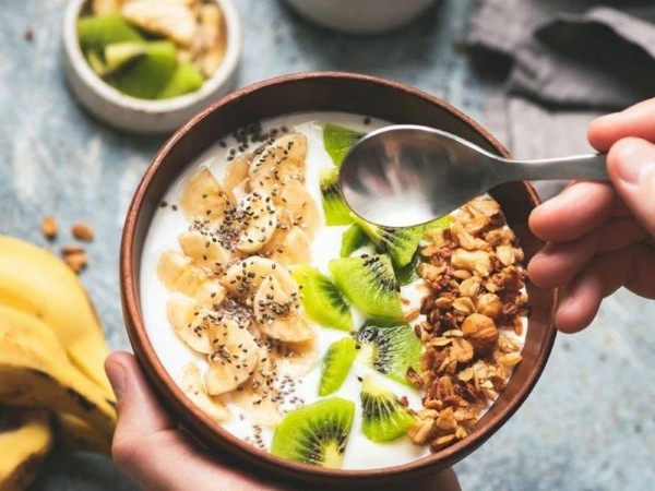 Cách sử dụng sữa chua có đường trong chế độ ăn kiêng hoặc tăng cân