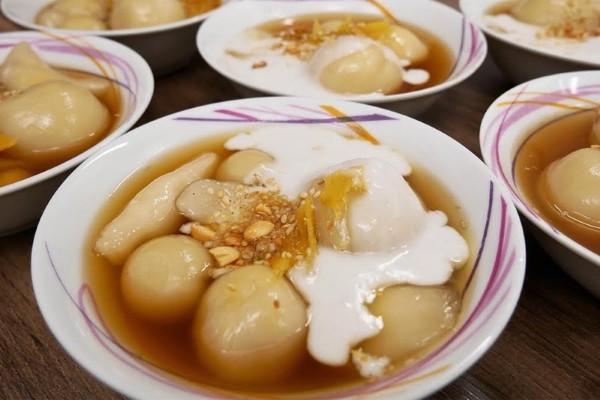 Những câu hỏi thường gặp  về calo chè trôi nước