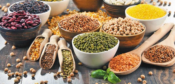Ngũ cốc nguyên hạt (yến mạch, gạo lứt, bánh mì nguyên cám,…)