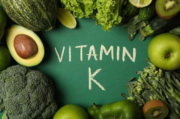 Rau xanh đậm - nguồn vitamin k và canxi